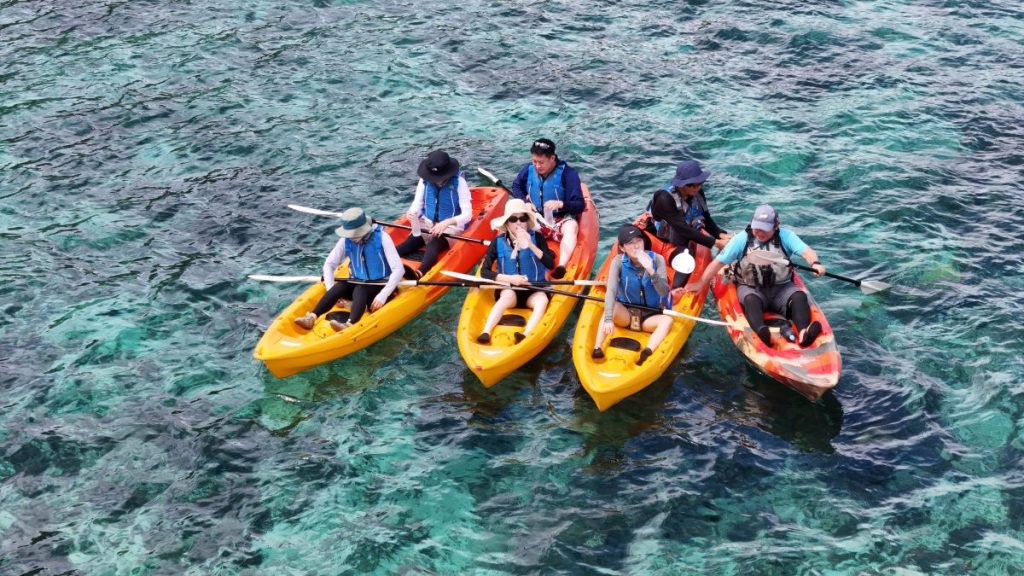 嘉陽層の褶曲シーカヤック&ジオツアーのお客様 - No Image